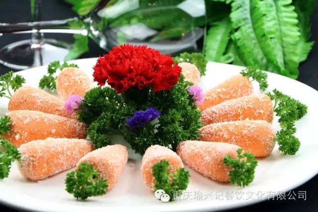 大饭店最新菜品探秘,美食新疆界之旅