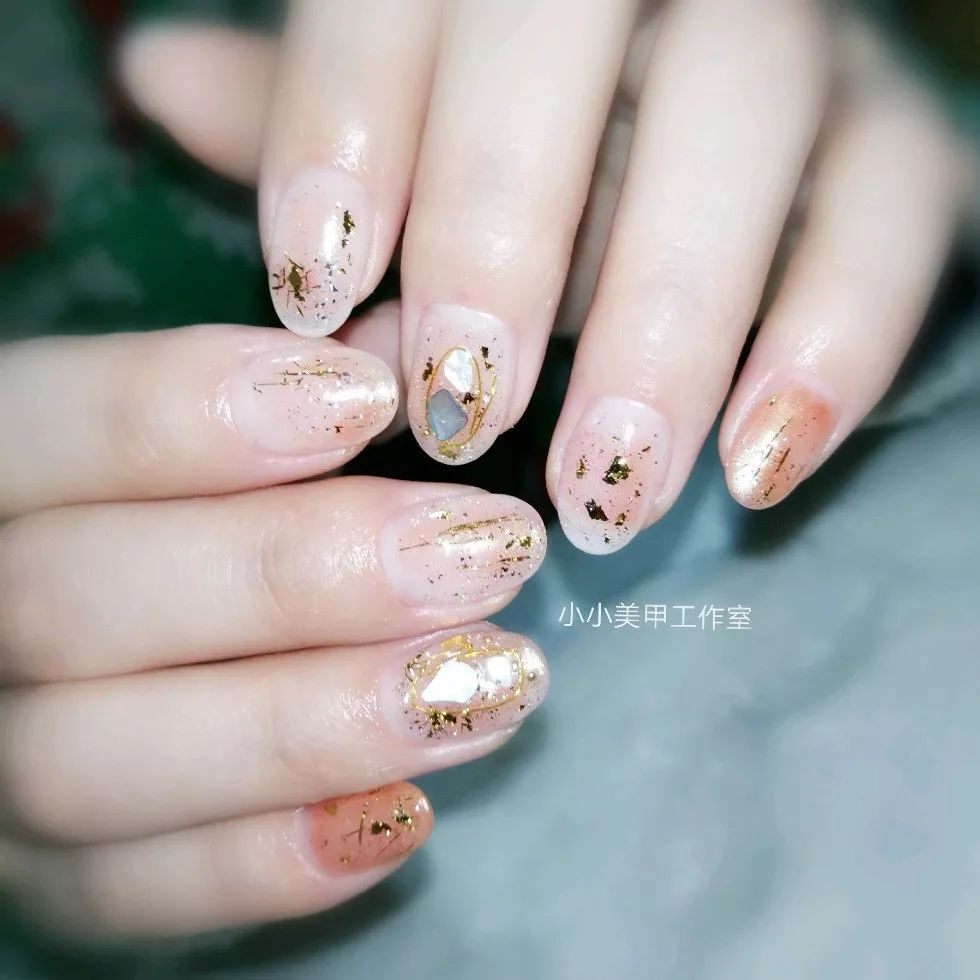 最新美甲片款式,时尚指尖艺术的潮流之选