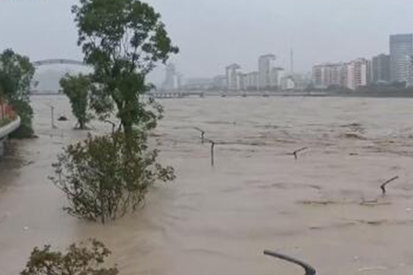 四川绵阳暴雨来袭,城市应对暴雨洪涝挑战的最新应对报道